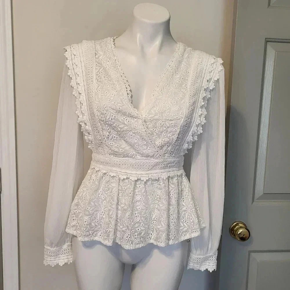 Champagne & Strawberry Embroidered Lace V-Neck Peplum Hem Long Sleeve Blouse(XS)